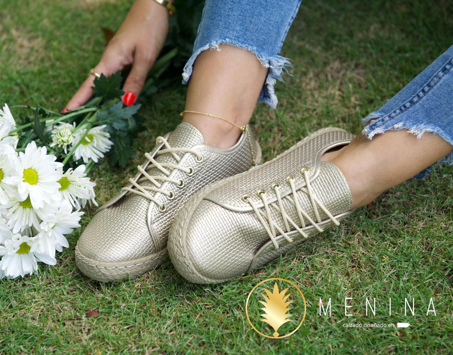 Tenis Chelsie Oro