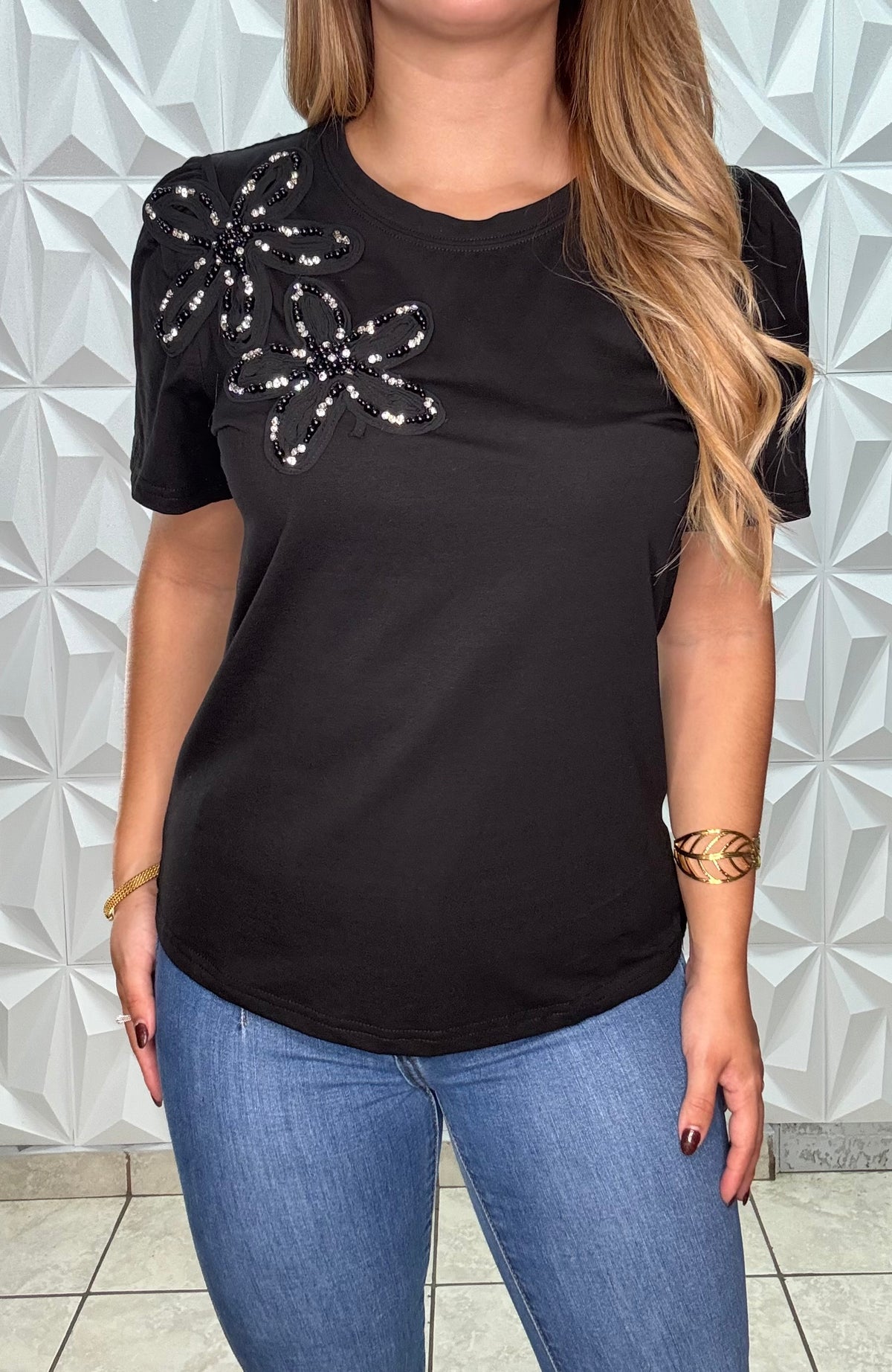Black Top con detalles al relieve
